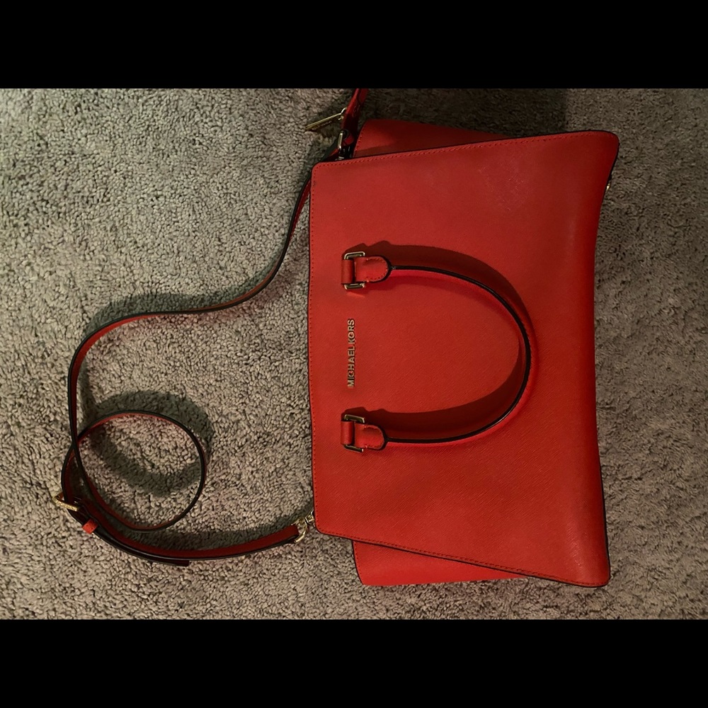 Authentic Michael Kors purse.. lightly used